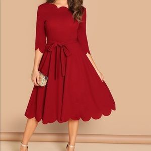 Vestido de ribete en abanico